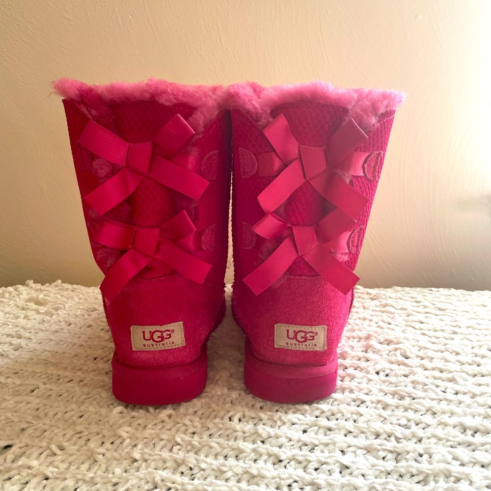 UGG Australia Bailey Bow Boots Size 8